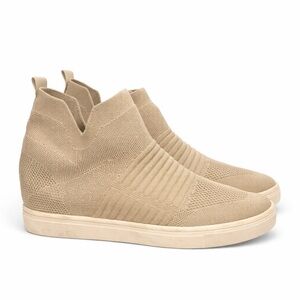 Cushionaire Hoyt Knit Hidden Wedge Sneakers Beige/Taupe • Size 9M